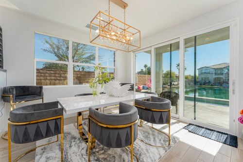 NEW: Luxury Lakeview Retreat w/ Pool, Firepit & Games