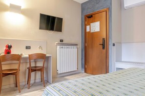 House | 1 bedroom, laptop workspace, bed sheets
