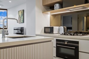 Fridge, microwave, oven, stovetop