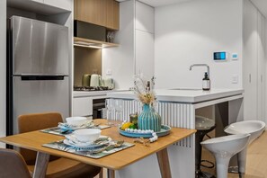 Fridge, microwave, oven, stovetop