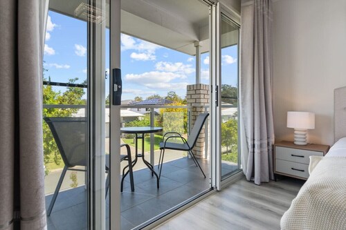 Relaxing Getaway Near the Bay • Stylish & Spacious