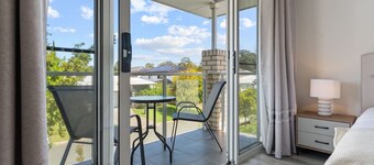 Relaxing Getaway Near the Bay • Stylish & Spacious