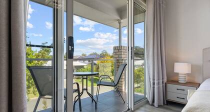 Relaxing Getaway Near the Bay • Stylish & Spacious