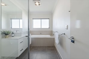 Hair dryer - Relaxing Getaway Near the Bay • Stylish & Spacious (Thornlands)