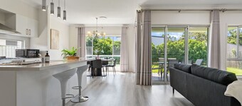 Relaxing Getaway Near the Bay • Stylish & Spacious