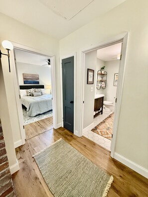 2 bedrooms, desk, iron/ironing board, free WiFi