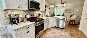 Bricklet | Small House, Big Charm Near HPU/Market