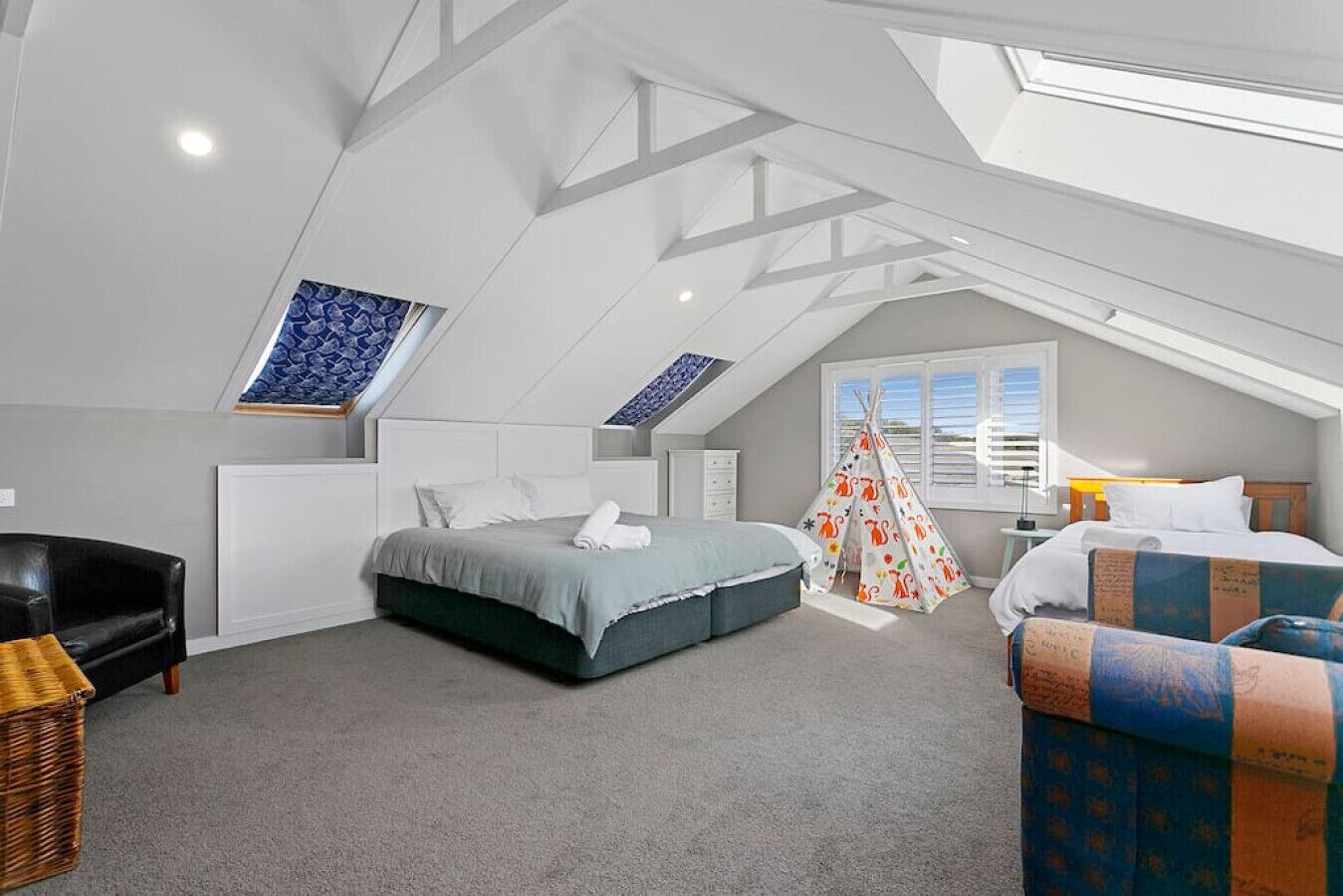 3 Schlafzimmer, Schreibtisch, Bügeleisen/Bügelbrett, WLAN