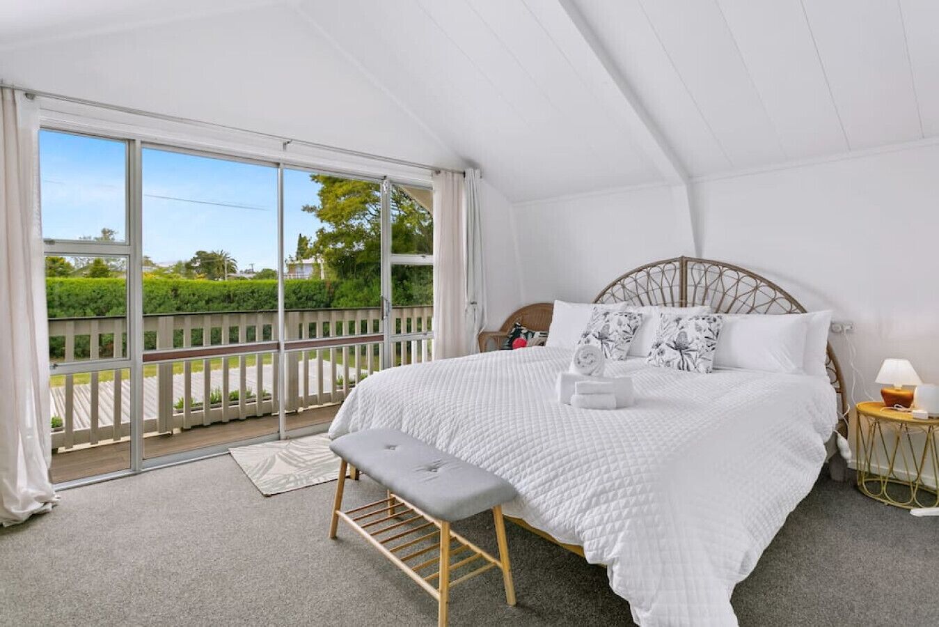 2 多间卧室、熨斗/熨衣板、WiFi、床单