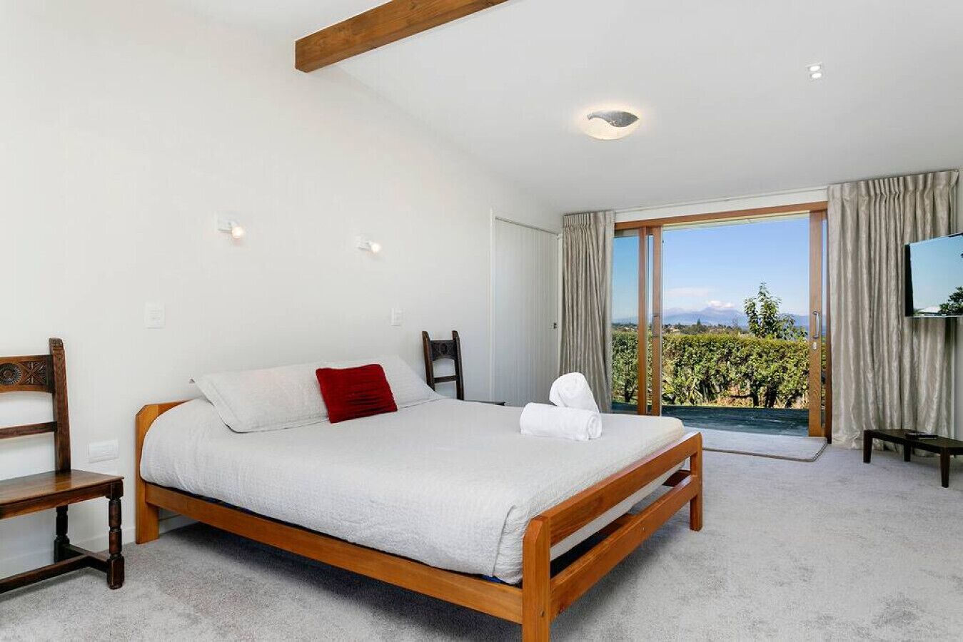 3 bedrooms, iron/ironing board, free WiFi