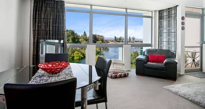 Luxury Taupo Apartment - spacious, modern, warm apartment, with beautiful river views