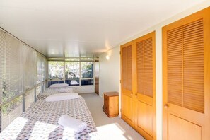 3 bedrooms, iron/ironing board, WiFi