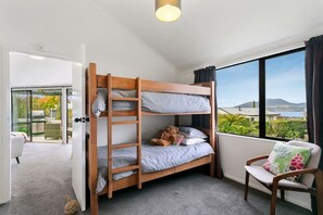 3 dormitorios, tabla de planchar con plancha, wifi y ropa de cama