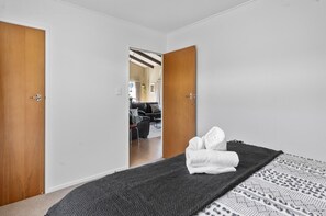 3 bedrooms, WiFi, bed sheets