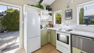 Oven, stovetop, dishwasher, coffee/tea maker