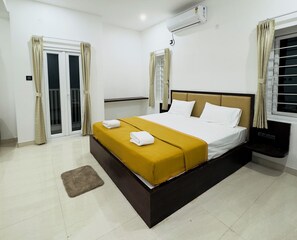 Deluxe Double Room | Free WiFi - MTR PEARL (Sira)