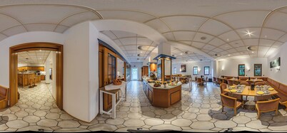 Landhotel Der Distelhof mit Scheunencafé