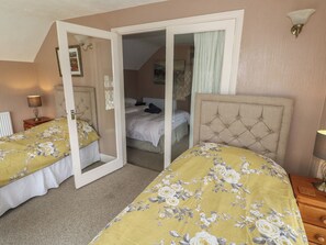 5 Schlafzimmer, individuell dekoriert, individuell eingerichtet