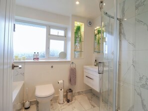 Cottage | Bathroom | Shower - Citadel Heights (Dover)