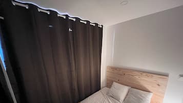 1 sovrum och sÀngklÀder