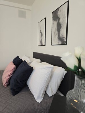 1 chambre, fer et planche à repasser, accès Internet, draps fournis