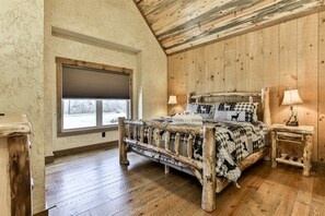 2 室のベッドルーム、WiFi (無料)、ベッドシーツ