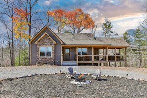 Terrace/patio - Fireside Chalet | Ellijay, GA (Ellijay)
