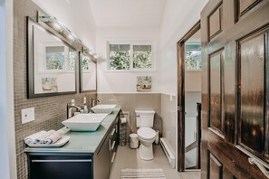 Douche, serviettes fournies