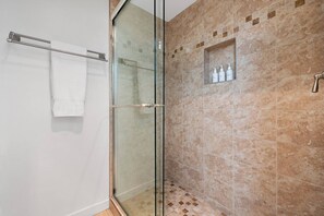 Shower, hair dryer, towels, shampoo - Historic Shadow Mountain Resort Stay — Pools, Tennis, Near El Paseo & Celeb Hotspots! (Palm Desert)