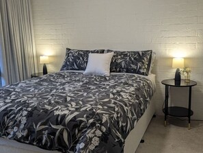 2 Schlafzimmer, Schreibtisch, Bügeleisen/Bügelbrett, WLAN