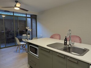 Unclassified image, 5 of 24, button