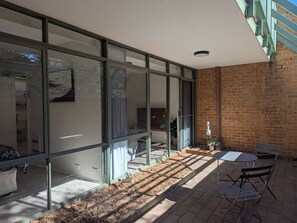 Unclassified image, 4 of 24, button