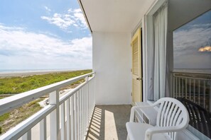 Property grounds - 6201 Ocean Ave, Unit 512 - The Nassau Inn (Wildwood)