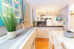 Dining - Ocean Glass Condominiums (Rehoboth Beach)