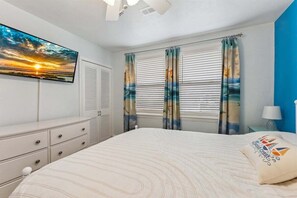 2 bedrooms, iron/ironing board, free WiFi