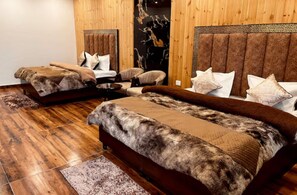 6 slaapkamers, een strijkplank/strijkijzer, wifi