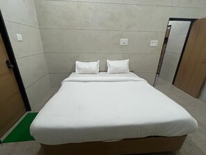 Deluxe Room | Free WiFi - Vrajvashi -Home stay Dwarka (Dwarka)