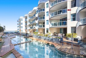 Et oppvarmet basseng