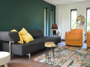 テレビ、DVD プレーヤー