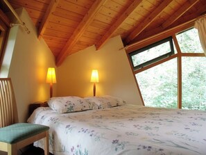 4 bedrooms, WiFi - Modern Lakeside Escape (Herpen)