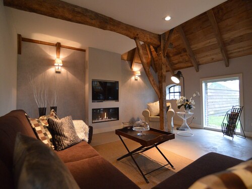 Stylish Farmhouse with Private Garden and Sauna