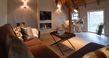 Stylish Farmhouse with Private Garden and Sauna