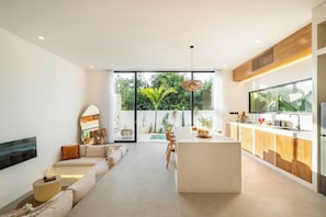Villa, 1 King Bed, Patio, Pool View | Living room