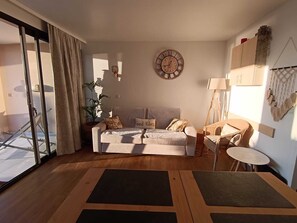 Smart-tv, boeken en een muziekbibliotheek