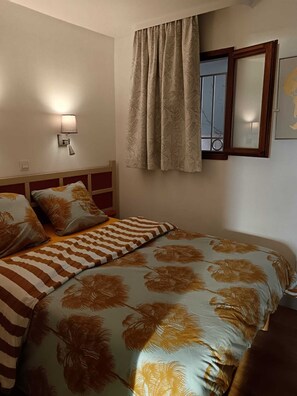 2 bedrooms, in-room safe, iron/ironing board, travel cot - Superb 2/3-room apartment with terrace and pool. View of boats and islands. (Cannes)