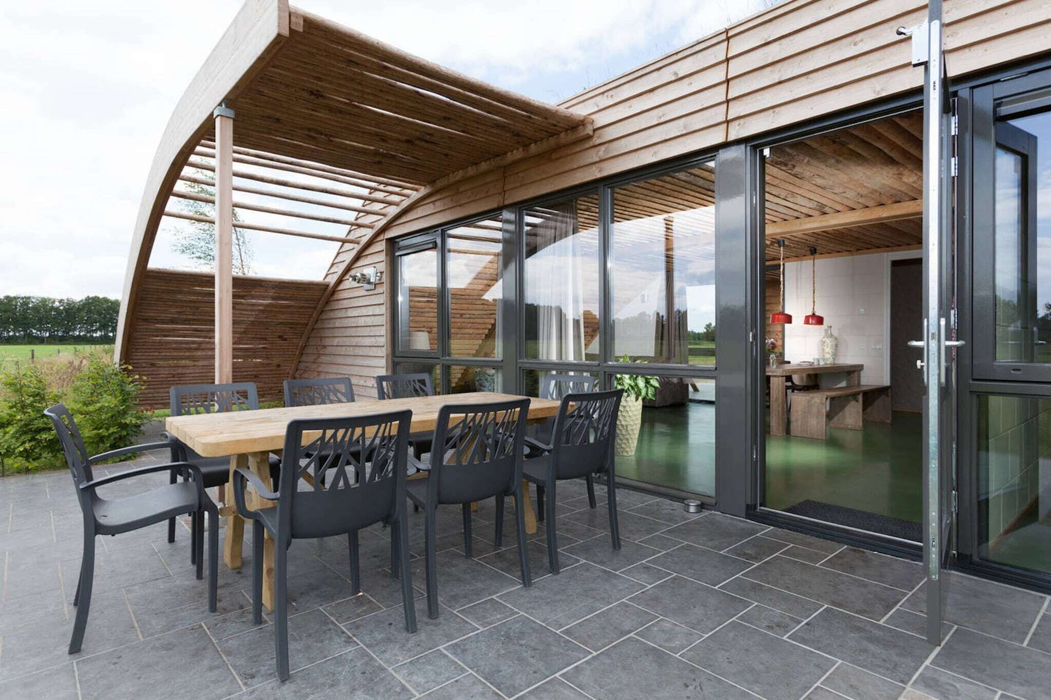 تناول الطعام بالخارج