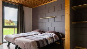 3 bedrooms, WiFi (free)