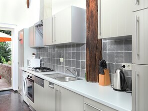Fridge, oven, dishwasher, highchair - Holiday home in Olst-Wijhe with Sauna (Olst)