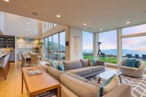 Smart TV, fireplace, offices