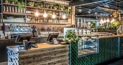 Lakeside Lodge in Lush Greenery